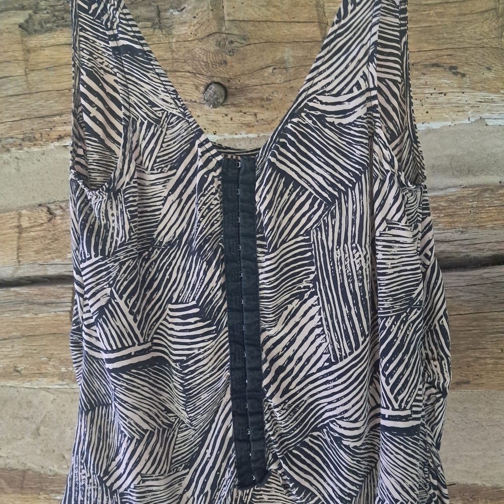 3/$12 Unbranded Tan & Black Striped High Low 100% Silk Tank Top Size Small - Picture 2 of 5